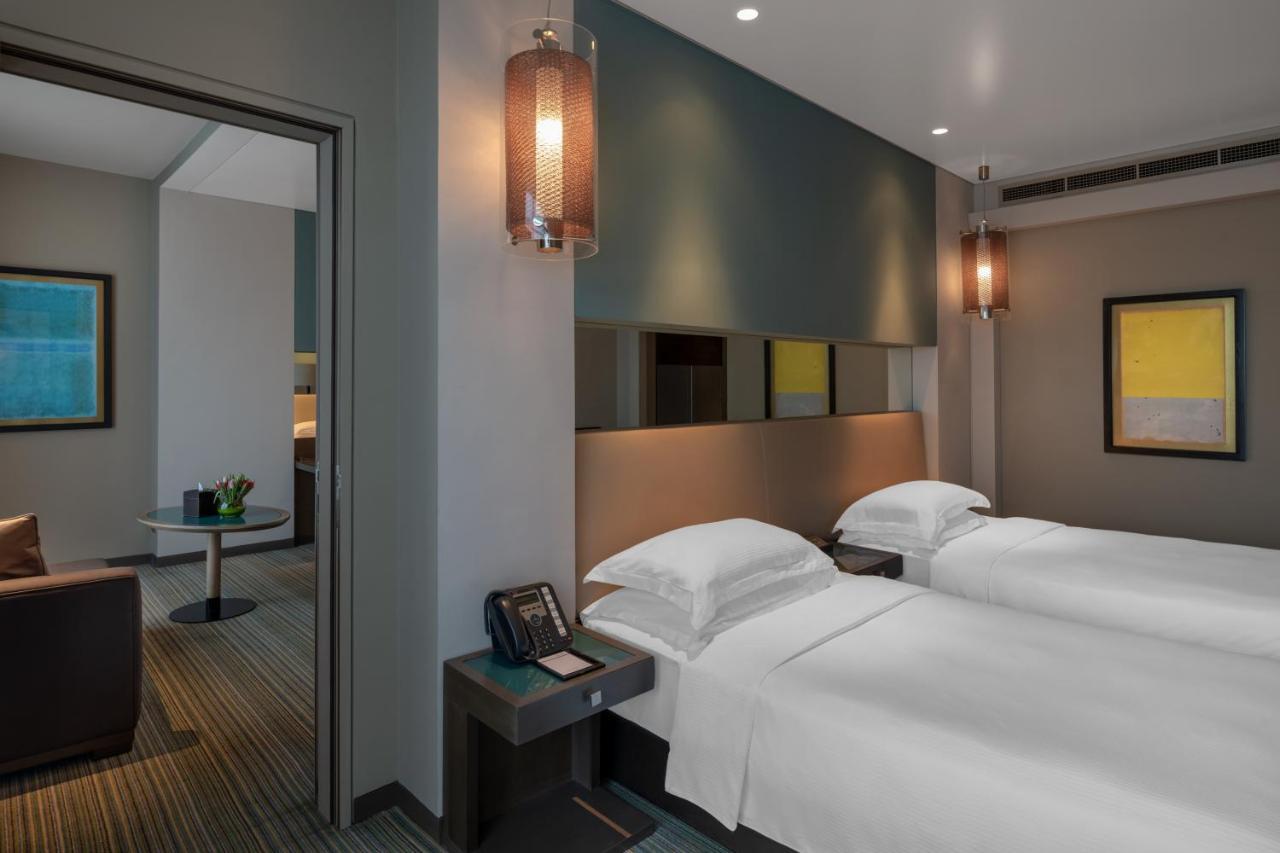 Park Rotana Abu Dhabi Hotel Exterior photo A bedroom at the hotel